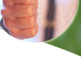 A la base le terme de coaching provient du monde sportif, mais le coaching a �volu� et touche maintenant de nombreux secteurs. Cette pratique s'est �tendue depuis le milieu des ann�es 92 � la population des responsables de haut niveau qui voulaient optimiser leur parcours professionnel. Concr�tement, cet accompagnement va �tre utilis� dans les situations suivantes : la gestion des conflits, l'am�lioration des capacit�s de n�gociation, le d�passement des �checs, la sortie des situations bloqu�es.